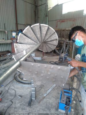 Làm cầu thang sắt tại Dĩ An Bình Dương