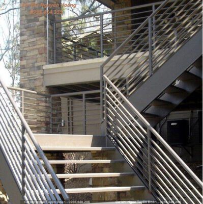 Làm cầu thang sắt giá rẻ tại quận 2 tphcm
