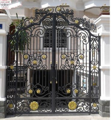 Thi công cửa sắt mỹ thuật tại Tân Phú