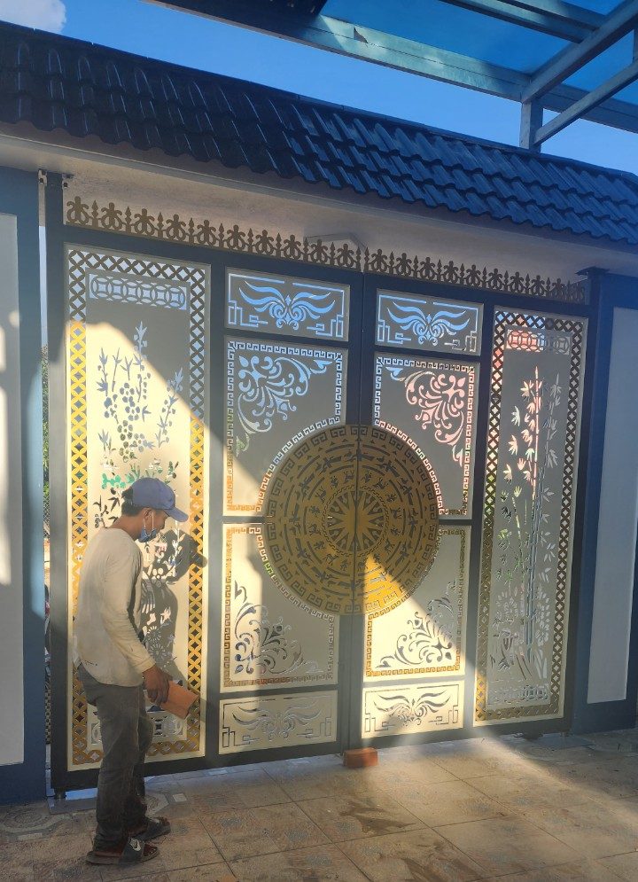 Cửa cổng CNC trống đồng nổi hót nhất