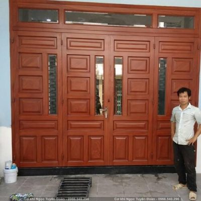 Báo giá làm cửa sắt giả gỗ tại quận Phú Nhuận