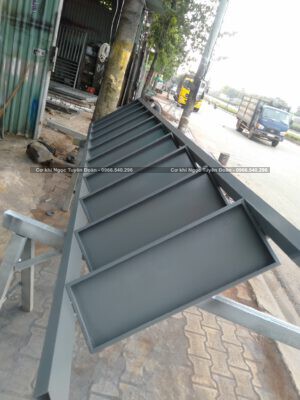 làm cầu thang sắt giá rẻ tại quận 10
