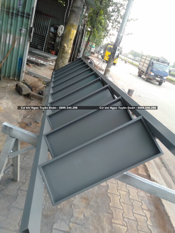 Thi công cầu thang sắt tại quận 5 TPHCM