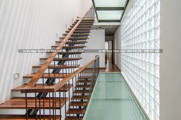 Thợ làm cầu thang sắt tại quận Tân Phú