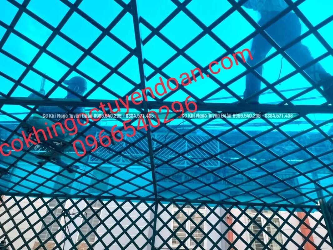 Thợ làm mái nhựa lấy sáng tại quận Bình Tân