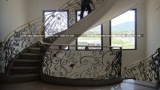 Làm cầu thang sắt tại quận Tân Bình
