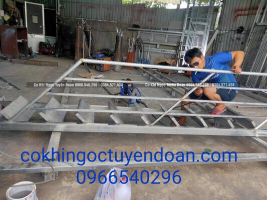 Báo giá làm cầu thang sắt tại quận 1 tphcm Báo giá làm cầu thang sắt tại quận 1 tphcm