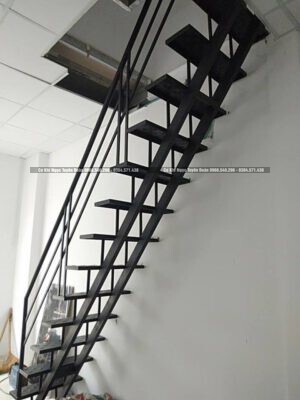 Thợ làm cầu thang sắt tại quận 11