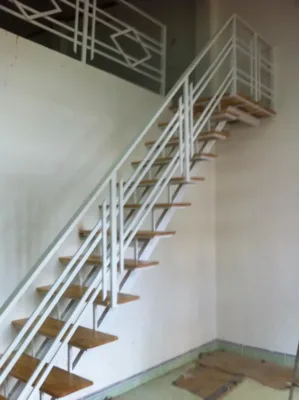 Làm cầu thang sắt tại Hóc Môn TPHCM