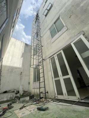 chuyên làm cầu thang thoát hiểm tại tphcm