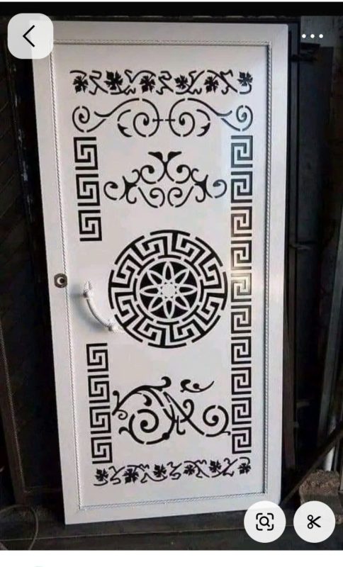 Cửa sắt chung cư tại quận 2